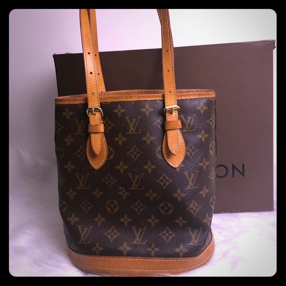 Louis Vuitton Handbags - ‼️SUPER BOWL SALE‼️❣️Louis Vuitton Bucket PM
